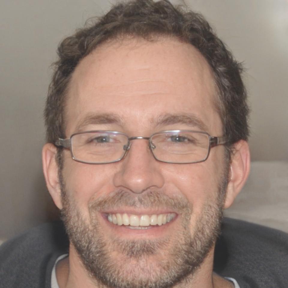 Instructor Carlos Mendoza